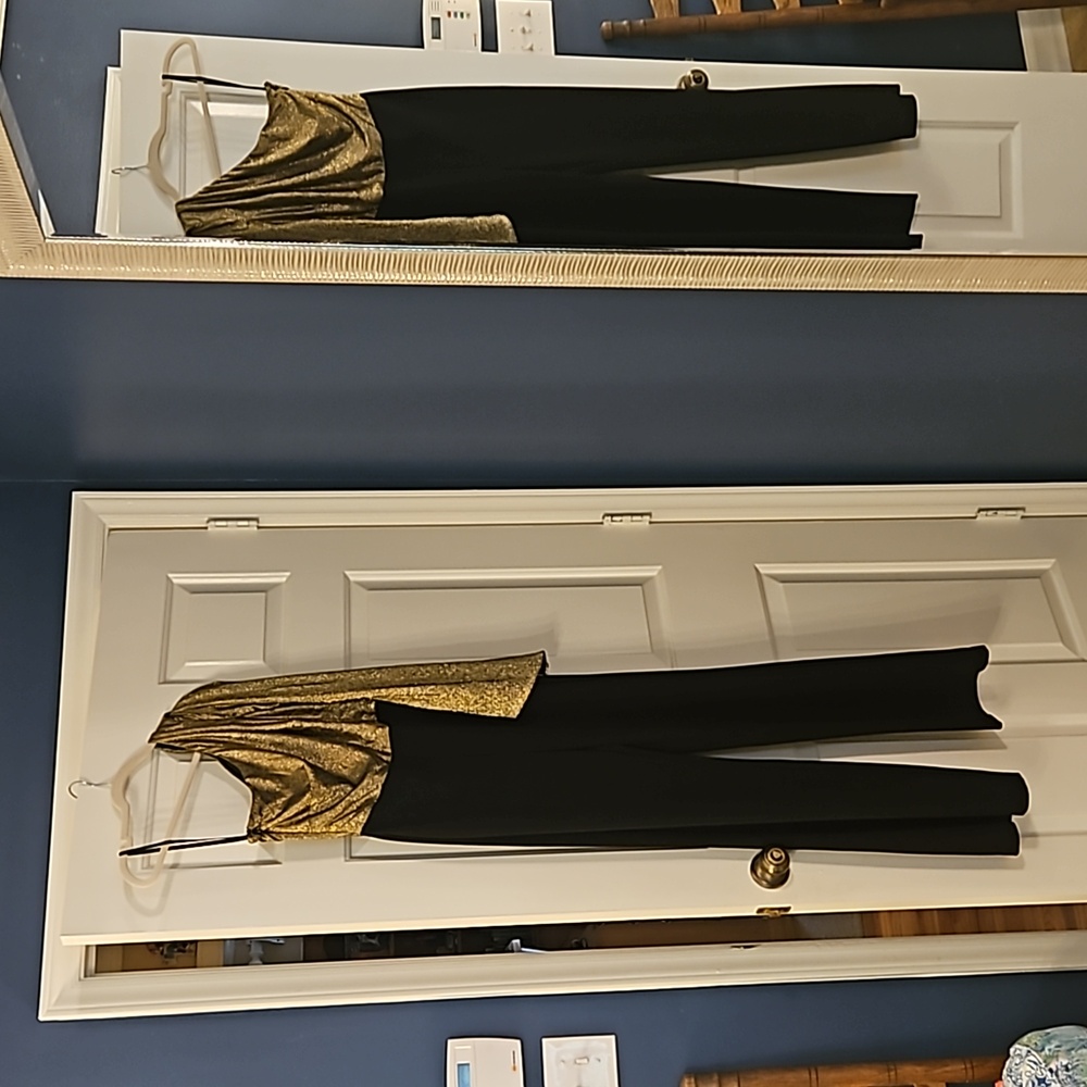 Lauren ralph lauren black and gold one shoulder jumpsuit size 0